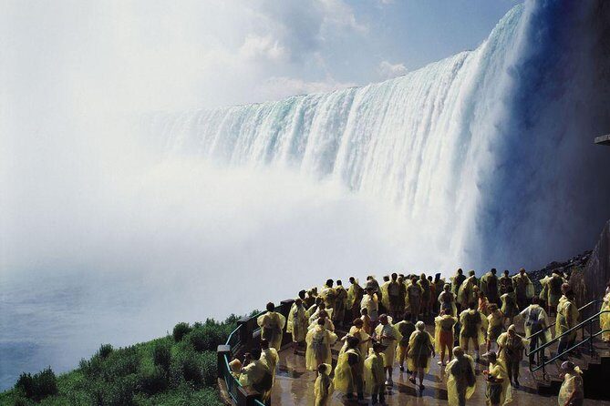 Tour of Niagara Falls with Boat Cruise - Timing and what to do about lunch (without losing time)