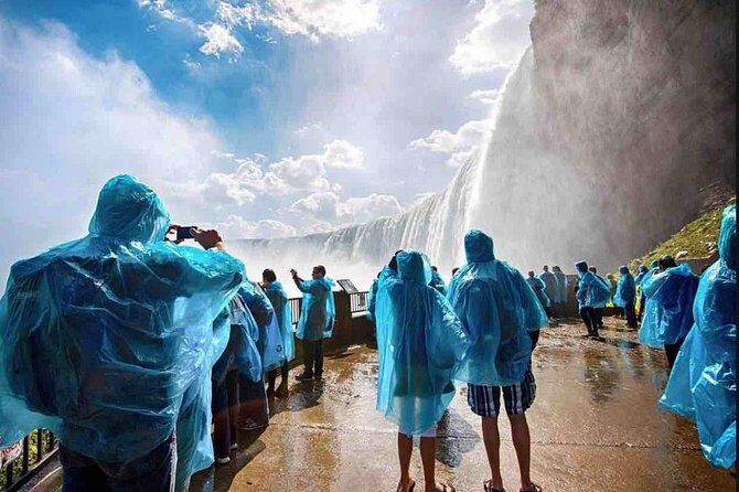 Tour to Niagara Falls with skip the line Cruise - Skip-the-Line Hornblower Cruise: the Main Event