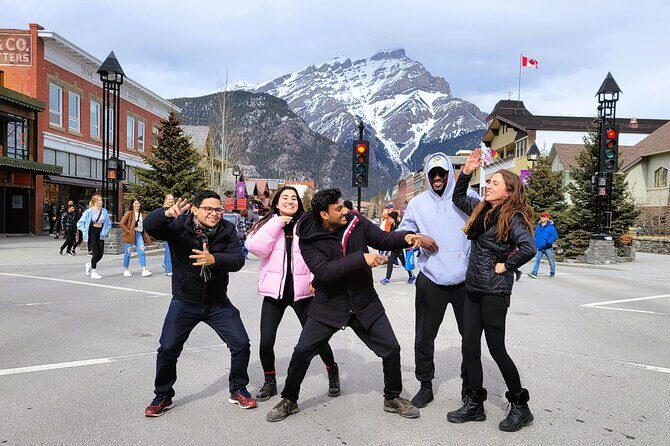 Transfer to Canmore & Banff: Yamnuska Wolfdog Sanctuary Tour - Plan for About 1 Hour 20 Minutes at the Sanctuary