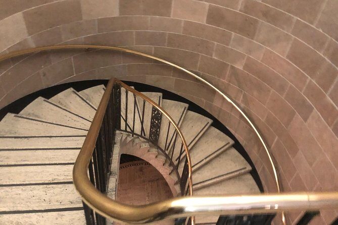 Underground Toronto PATH Tour - City Hall Finish: Turning a Walk Into Direction-Finding