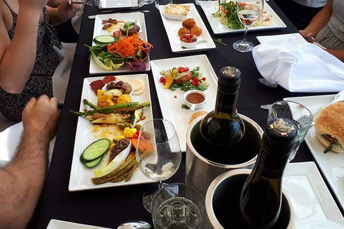 Unmatched Private Wine Tours for Up to 11 in Kelowna Area - The guide experience: what the drivers bring to the day