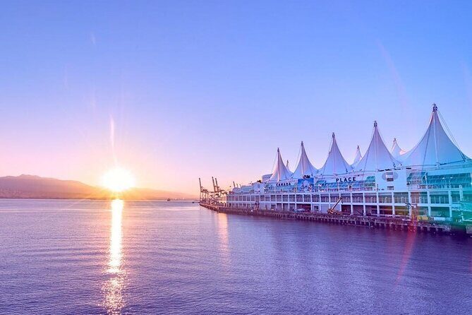 Vancouver 1-Day Tour (Granville Island/Stanley Park) (Chn&Eng) - Stanley Park in One Hour: Getting the Big-Park Feeling Fast