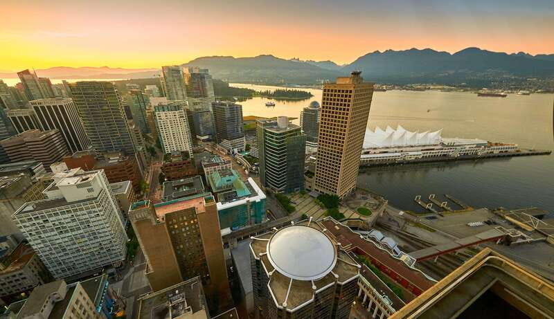 Vancouver: Attractions by Twilight Guided Tour with Dinner - Practical tips to help your evening go smoothly