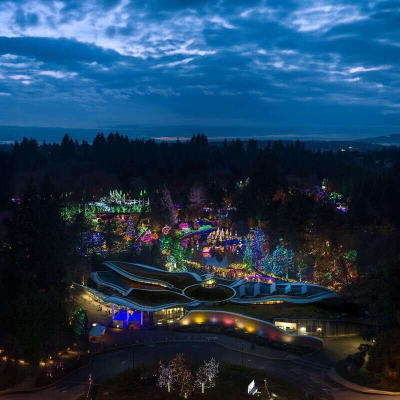 Vancouver: Christmas Lights Karaoke Trolley Tour - What to Wear and Bring (So You Enjoy It, Not Endure It)