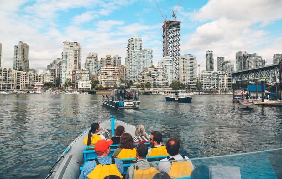 Vancouver: City and Seals Boat Tour - Lighthouse Park and West Vancouver: coastline scenery with a real sense of distance
