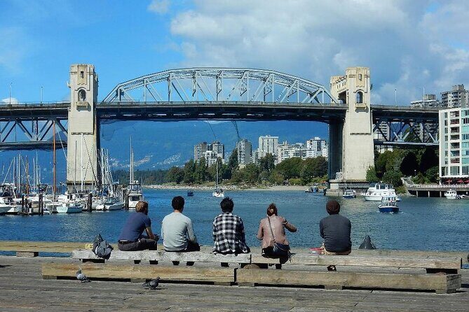 Vancouver City Private Tour - Gastown and the steam clock photo moment (plus cobblestones)