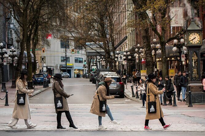Vancouver City Sightseeing Adventure: a murder mystery in Gastown - Entering the case near Waterfront Station: your secret start