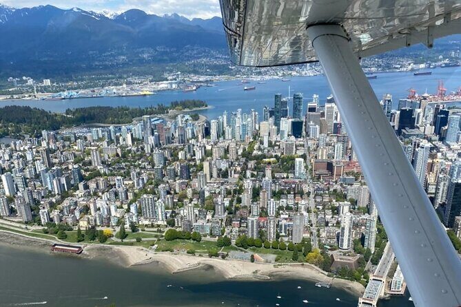 Vancouver City Skyline Scenic Seaplane Tour - Stop-by-Stop: Lions Gate Bridge, Stanley Park, and Skyline Photo Moments