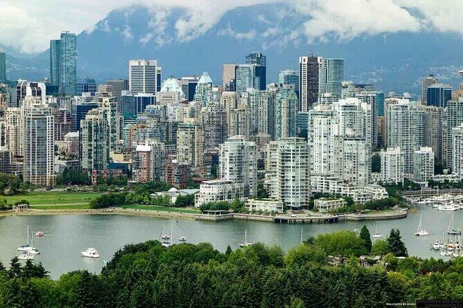 Vancouver City Tour to Experience Sea Sky and Land- private tour - False Creek Ferry to Yaletown: A Short Ride That Breaks the Pace