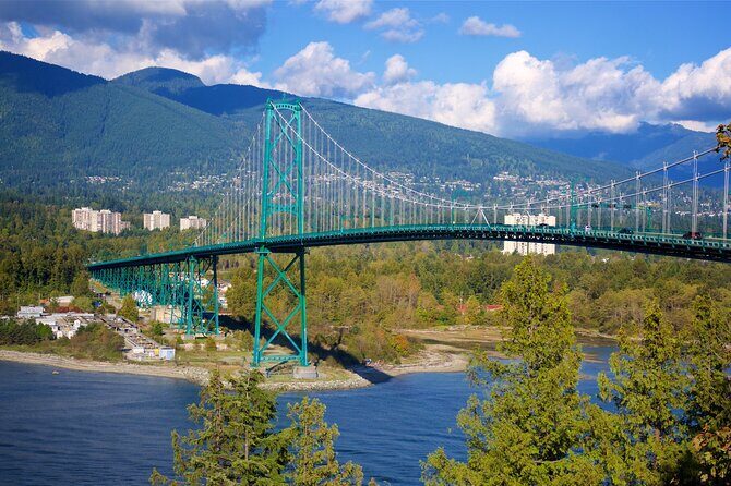 Vancouver City Tour to Experience Sea Sky and Land- private tour - Robson Street to Stanley Park: The Viewpoint Hit That Makes Vancouver Click
