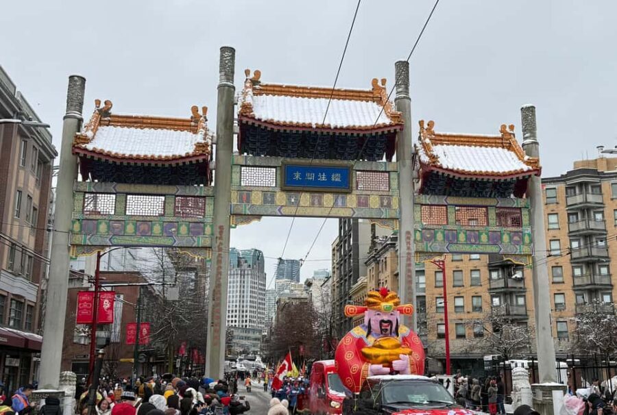 Vancouver City Tour+VipCar+Stanley Park+ChinaTown/SmallGroup - Lions Gate Bridge viewpoints and the English Bay reset