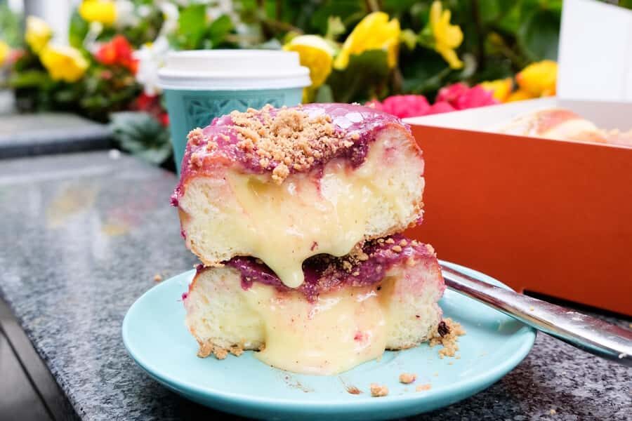 Vancouver: Discover Vancouver's Best Donuts & Walking Tour - Gastown Finish: Lee’s Donuts and the Steam Clock Moment
