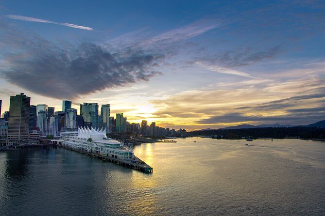Vancouver Evening Tour: Stanley Park & English Bay Photostops - Canada Place Start to Gastown Steam Clock Lights