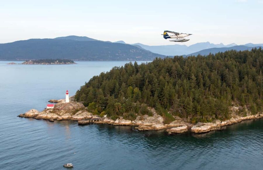 Vancouver: Extended Scenic Panorama Seaplane Tour - The first flight arc over Vancouver Downtown: getting your bearings fast