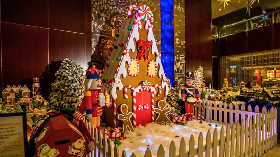 Vancouver Holiday History and Hot Chocolate Tour - Key Highlights You’ll Feel on This Walk