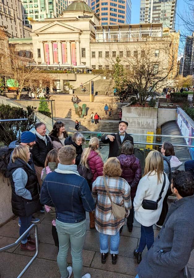 Vancouver Holiday History and Hot Chocolate Tour - Why the Holiday Decor + Architecture Pairing Works