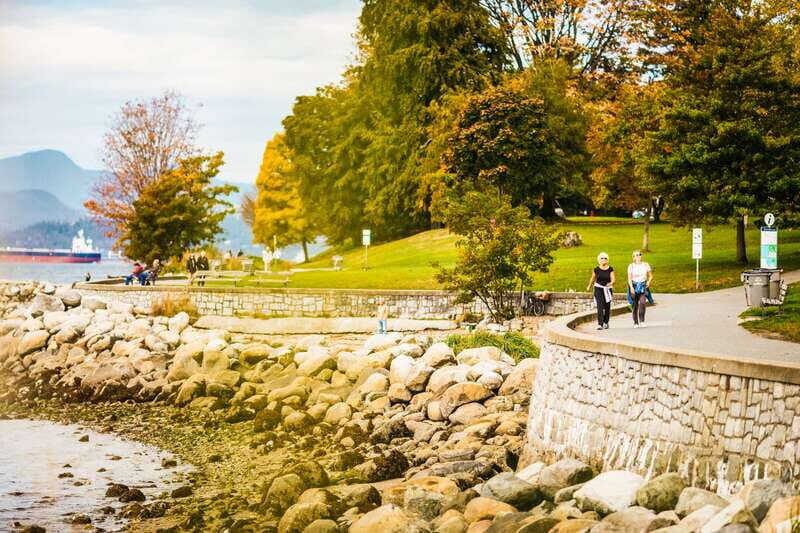 Vancouver: Hop-on Hop-off Sightseeing Tour with 10 Stops - Why this hop-on hop-off loop makes Vancouver easier