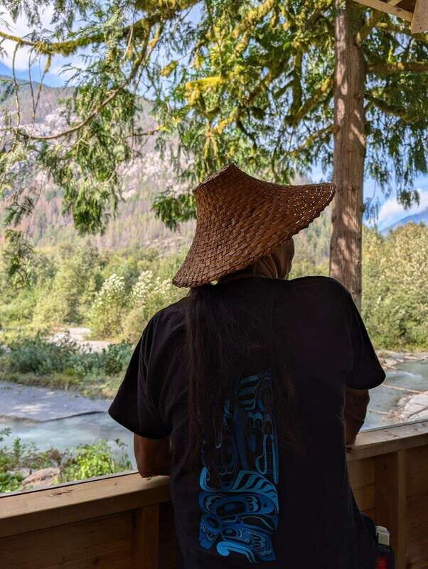 Vancouver Island: Full-Day Grizzly Bear Tour at Toba Inlet - Land-Based Grizzly Bear Viewing With a Klahoose First Nation Guide