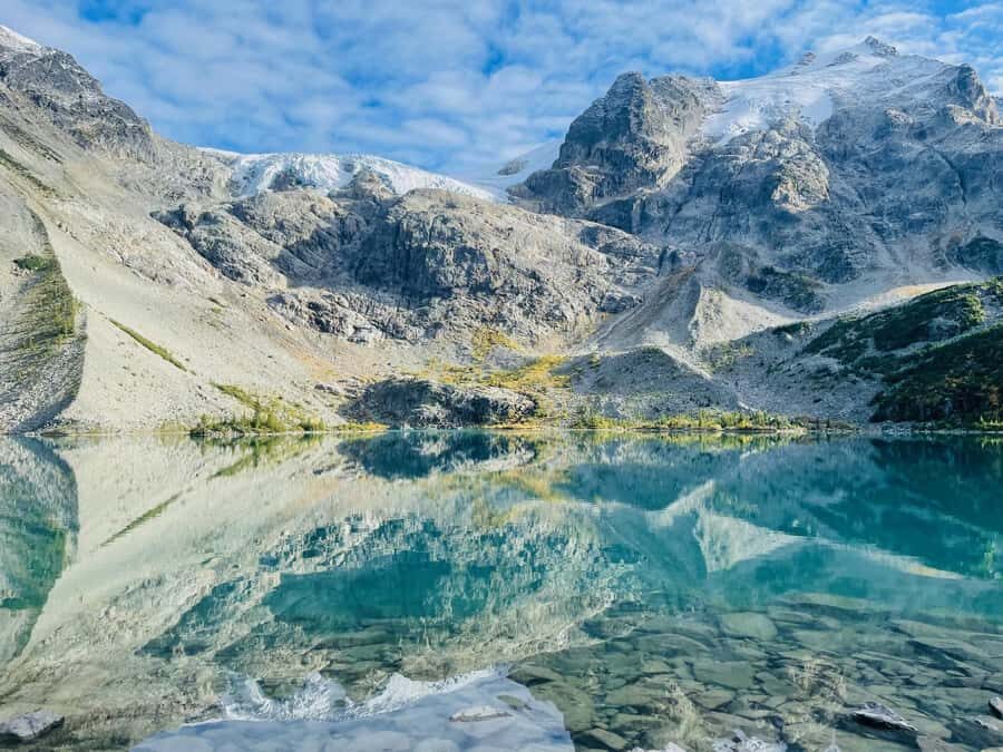Vancouver: Joffre Lakes Park Hike and Whistler Day Trip - Guide advantage: Sinisa makes the day smoother