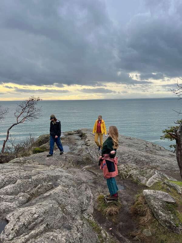 Vancouver: Lighthouse Park Hike - The picnic-style break: plan around the official food rule