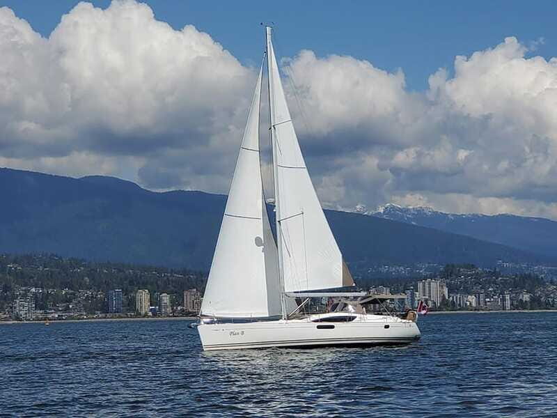 Vancouver: Mosquito Creek and English Bay Sailboat Cruise - English Bay time: the view plus the welcome