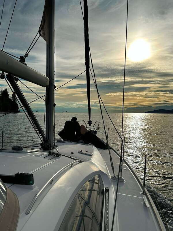 Vancouver: Mosquito Creek and English Bay Sailboat Cruise - Chris and Michelle’s hosting style, plus Frederick the boat kitty