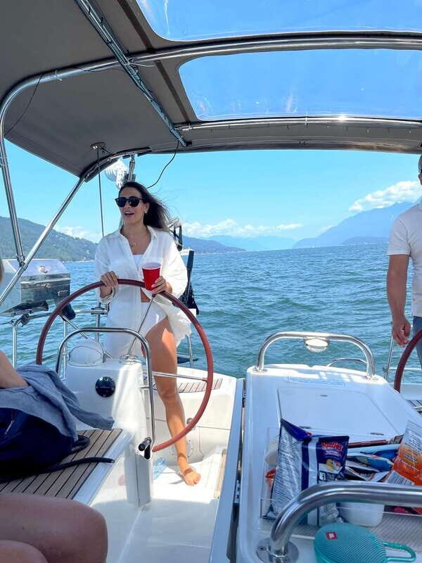 Vancouver: Mosquito Creek and English Bay Sailboat Cruise - From Coal Harbour to Lions Gate Bridge: the scenic warm-up
