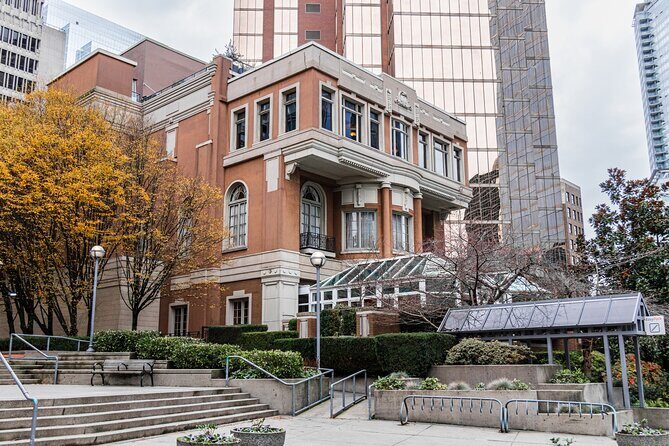 Vancouver Old Town Treasure Hunt: Self-Guided Walking Game - Waterfront Station: Canadian Pacific’s transcontinental gateway