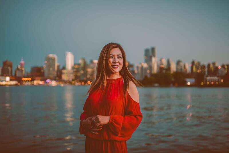 Vancouver: Personal Travel & Vacation Photographer - Why a private photographer in Vancouver beats selfie-mode
