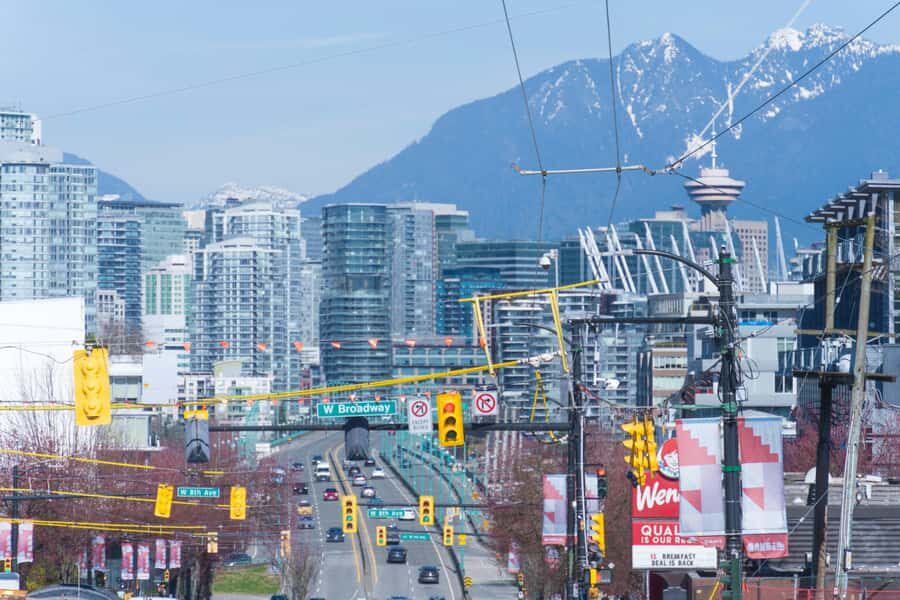 Vancouver: Private City Sights Tour by Minibus (3hrs) - The Hollywood of the North Angle and Other City Art Along the Way