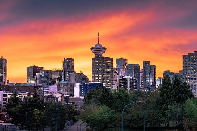 Vancouver Small Group Night Tour w/Capilano + Grouse Mtn Dinner - Small-group comfort (and the reality of cars)