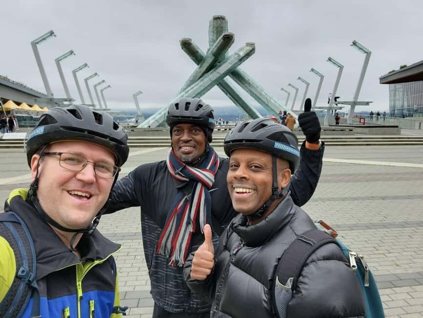 Vancouver: Stanley Park Bike Tour | E-Bike Upgrade Avail. - West End Quick Glance and the Fun Photo Stop