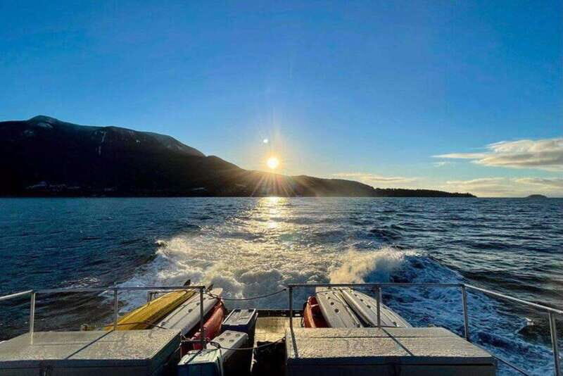 Vancouver: Sunset Boat Cruise with Complementary Bubbly - Should you book Vancouver’s Sunset Boat Cruise with Complementary Bubbly?