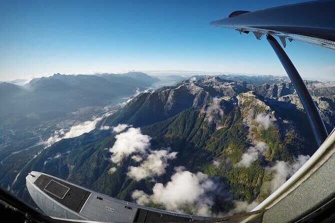 Vancouver to Seattle Scenic Seaplane Transfer: One Way - 55 Minutes Over the Water: What You’ll See Above Vancouver and Beyond