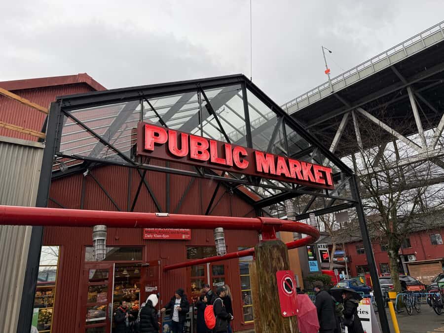 Vancouver Tour/Car/Grandville Island/Queen Elizabeth/China T - Granville Island Public Market: the best use of your 30 minutes