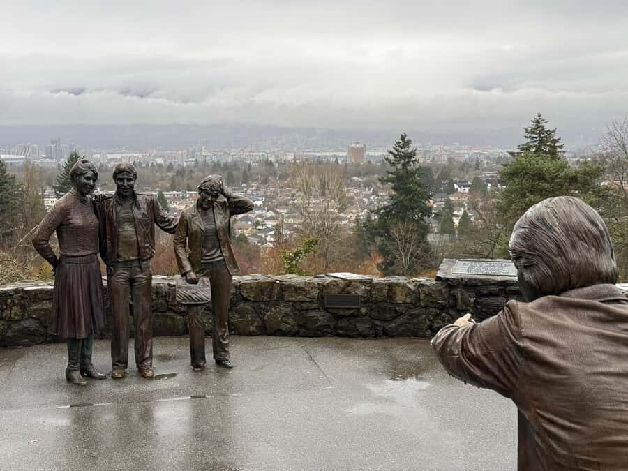 Vancouver Tour/Car/Grandville Island/Queen Elizabeth/China T - Queen Elizabeth Park in 20 minutes: gardens and skyline from high ground