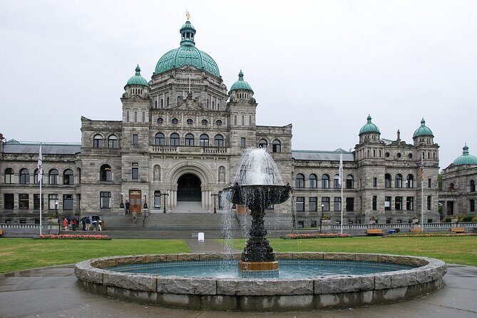 Vancouver Walking Tour: Explore Top Sights & Hidden Gems - Gastown’s cobbles, heritage buildings, and modern treats