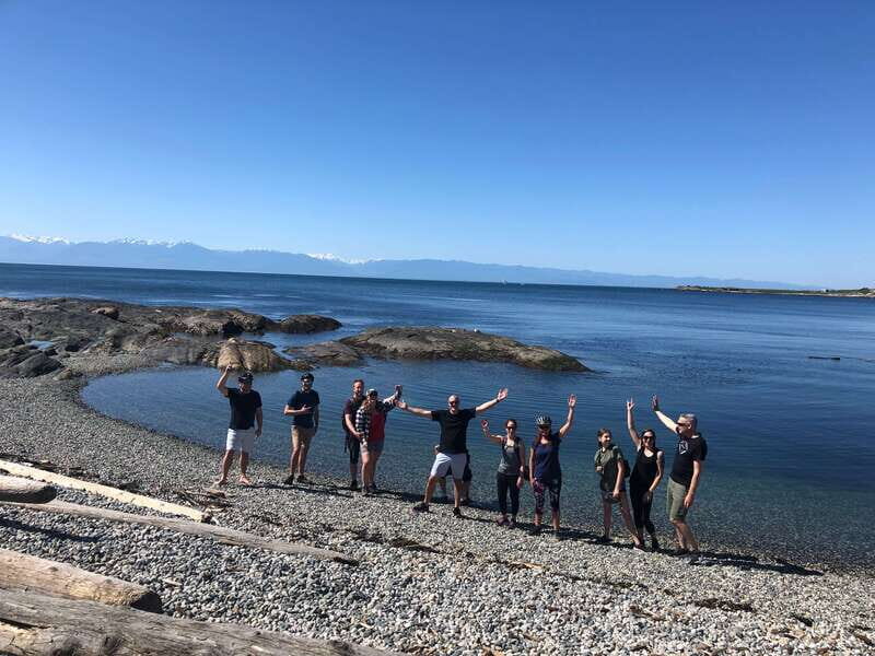 Victoria: 3-hour City Highlights Tour & Coastal Bike Ride - Getting started at 1705 Store St and getting comfortable fast