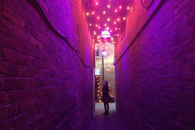Victoria Alleyways and Ales Craft Beer Tour - Stop 2: Market Square With Pub Bites and Local Flavor