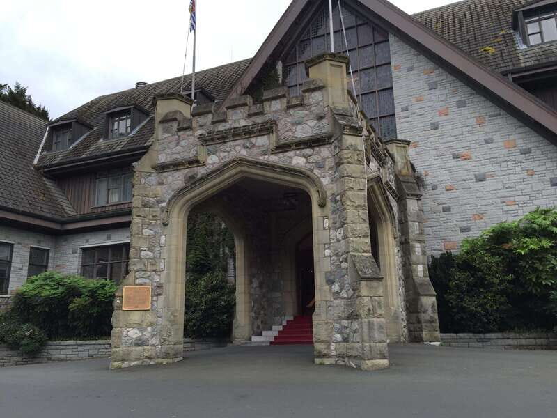 Victoria, BC: City Tour and Butchart Gardens Combo Tour - Price and value: what $101 buys (and what you give up)