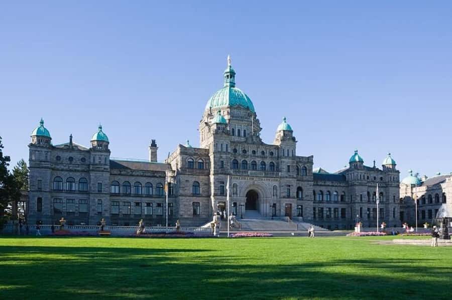 Victoria: Butchart, Harbor, Mile Zero Small Group Max12 Tour - Why This Victoria Tour Is Such an Easy Day Trip