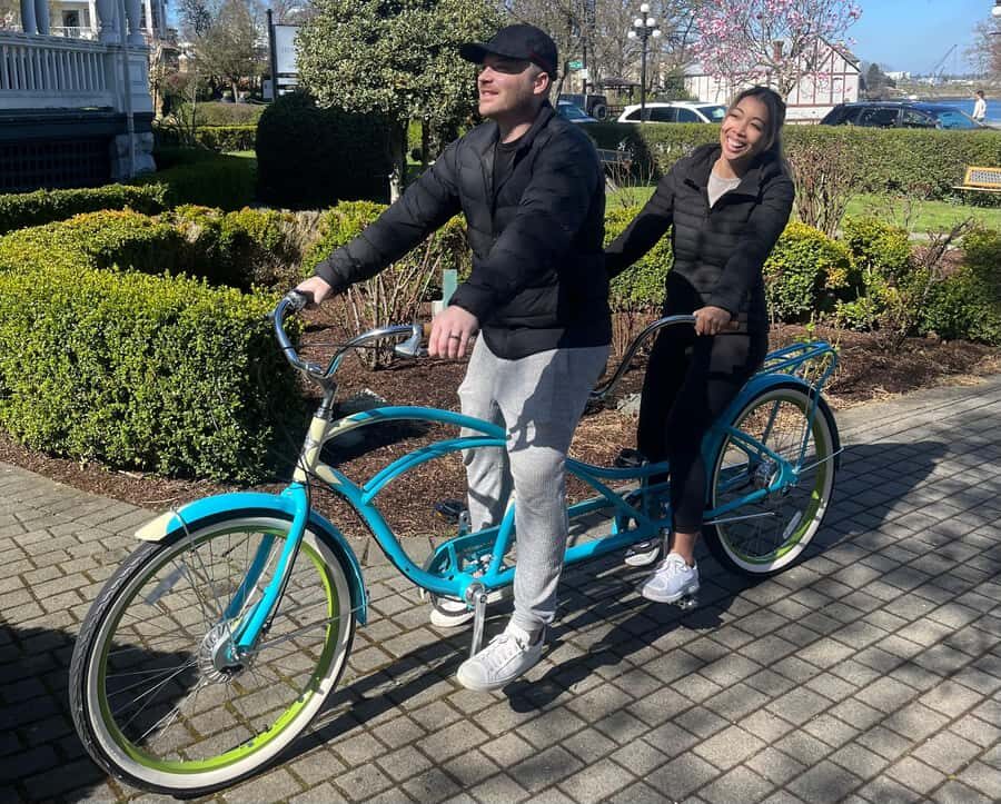Victoria City Highlights Bike Tour - Castle Hoods & Legends - Craigdarroch Castle and the grand architecture factor