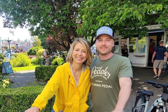 Victoria City Highlights Bike Tour for Cruise Guests - Government House and the Rockland neighborhood views
