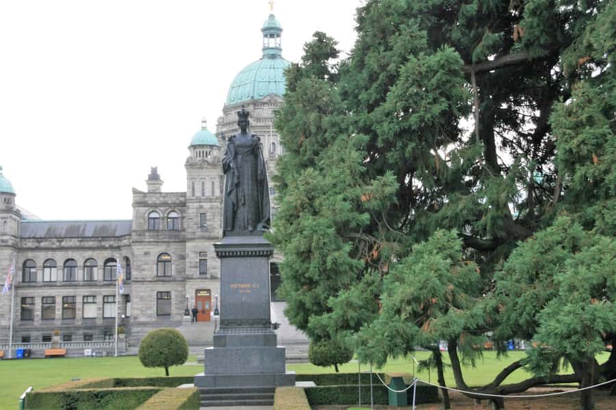 Victoria: City Highlights Walking Tour | 3-Hour - Guides matter: what you can learn from standout tour styles