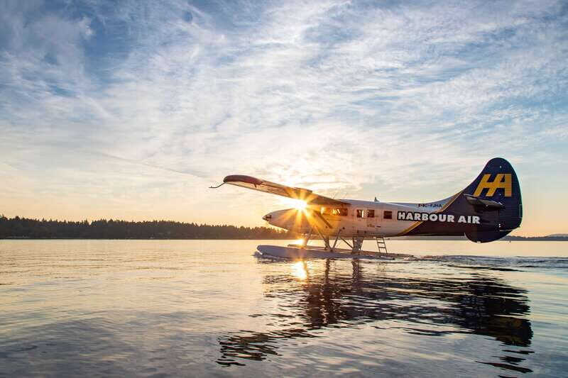 Victoria: Extended Scenic Panorama Seaplane Tour - Getting to the floating terminal at 950 Wharf St