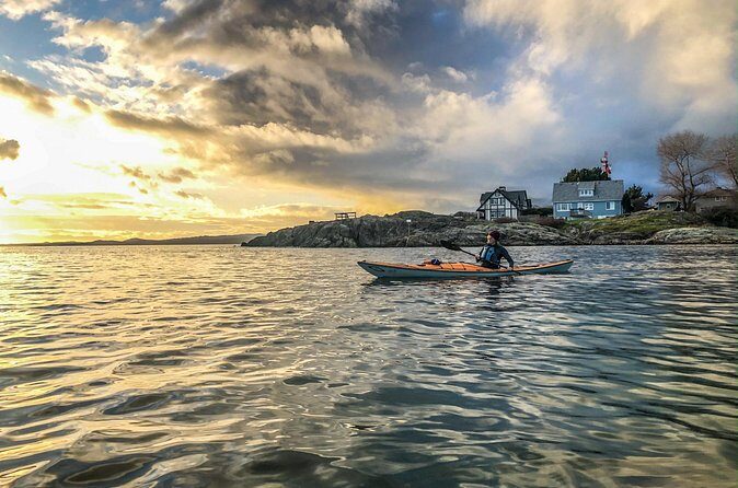 Victoria Harbour Sunset Kayak Tour - Small Group Value: Why Up to 6 Travelers Matters