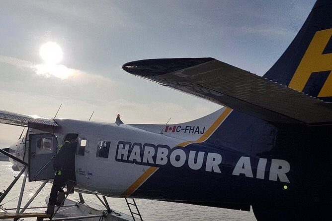 Victoria to Vancouver Scenic Seaplane Transfer: One Way - The Sky Route: Victoria Landmarks, the Gulf Islands, and Burrard Inlet