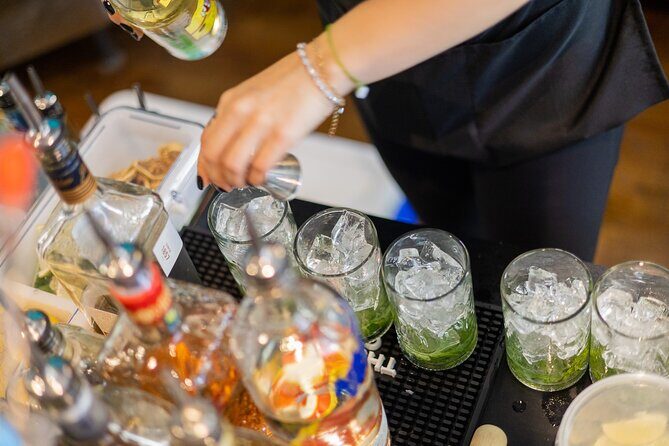 Walking Food Tour in Niagara Falls - Stop 3 at 4661 Queen St: a speakeasy cocktail tasting with ticket-free entry