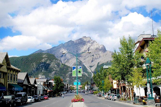 Wapiti - Uncover the Beauty of Western Canada (7-days) - Day 2 around Banff’s icons: Lake Louise, Moraine Lake, and the glacier views
