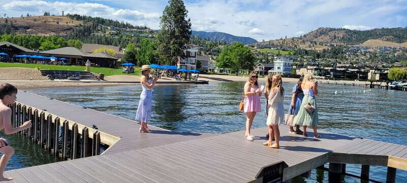 West Kelowna: Afternoon Sightseeing and Wine Tour - Four wineries in one loop: how the variety works for you